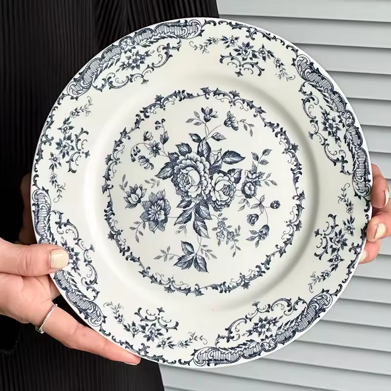 Conjunto de Pratos Retrô de Cerâmica Francesa com Rosas – Edição Limitada